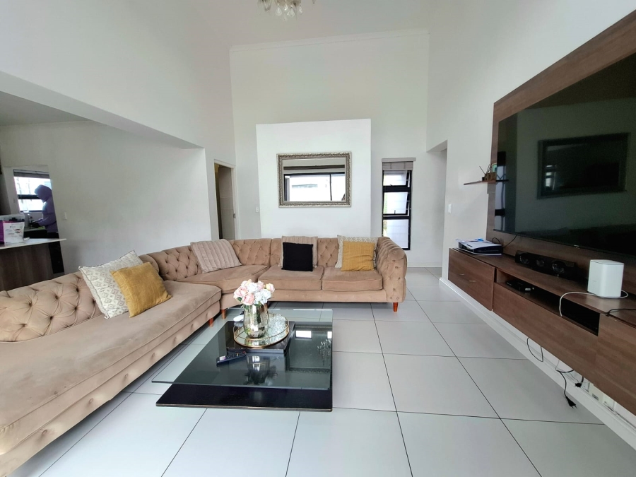 To Let 4 Bedroom Property for Rent in Parklands North Western Cape